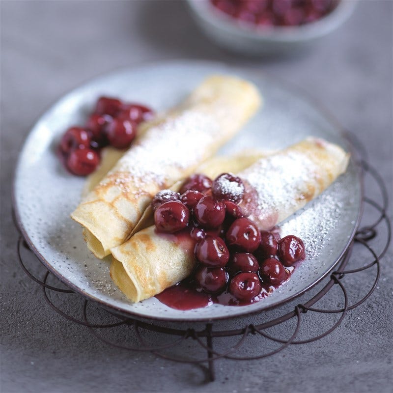Pannenkoeken met zoete kersen