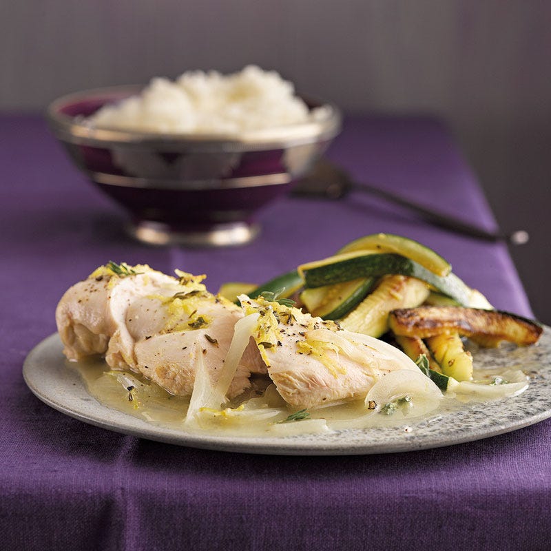 Geschmortes Zitronenhähnchen mit Zucchinigemüse