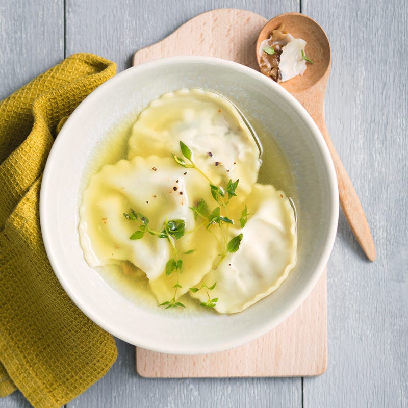 Photo de/du Bouillon de thym aux Ravioles de Cèpes par WW