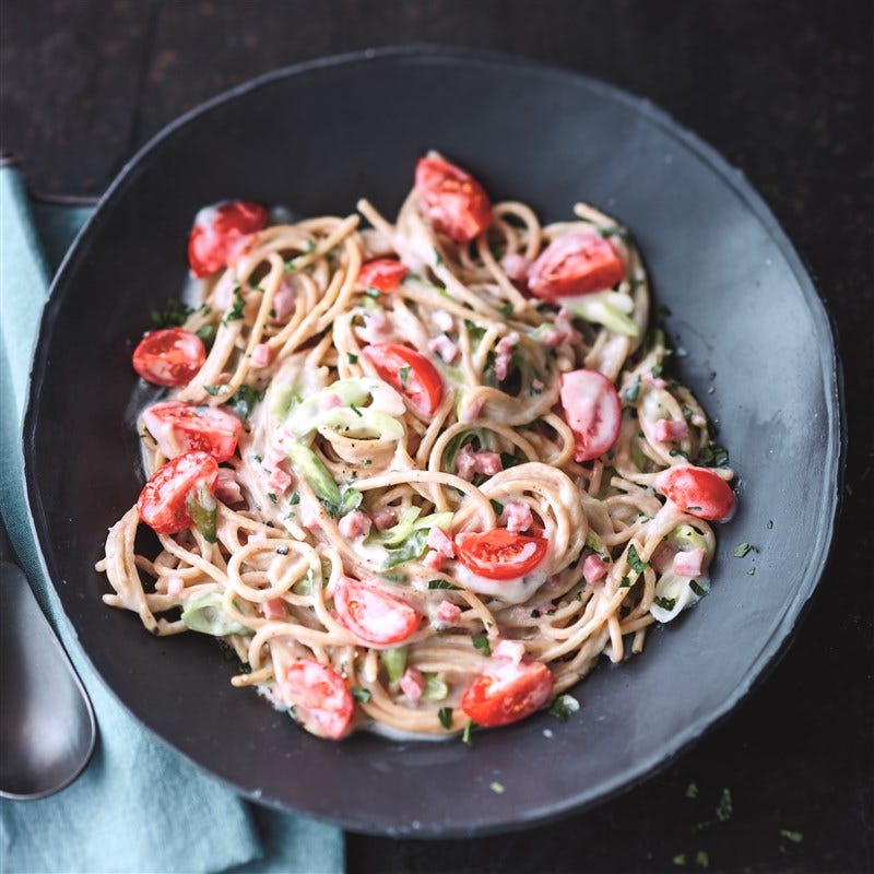 Volkorenspaghetti met ham-kaassaus