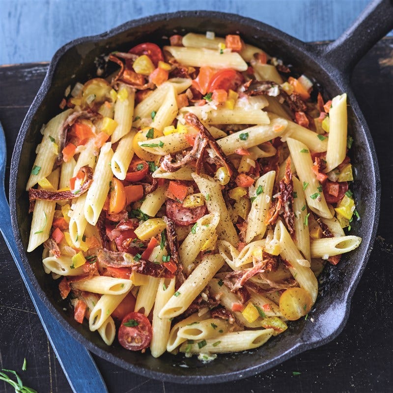 Pasta met paprika-dragonsaus