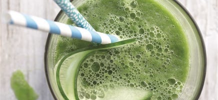 Verfrissende smoothie met komkommer en gember
