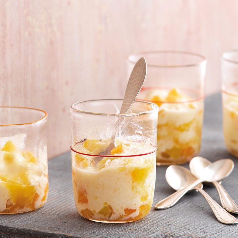 Gestrudelter Frozen Yoghurt mit Aprikosen