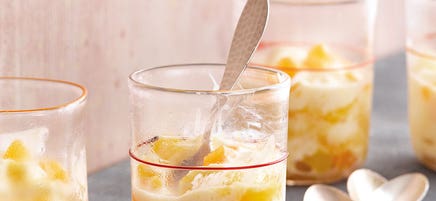Gestrudelter Frozen Yoghurt mit Aprikosen