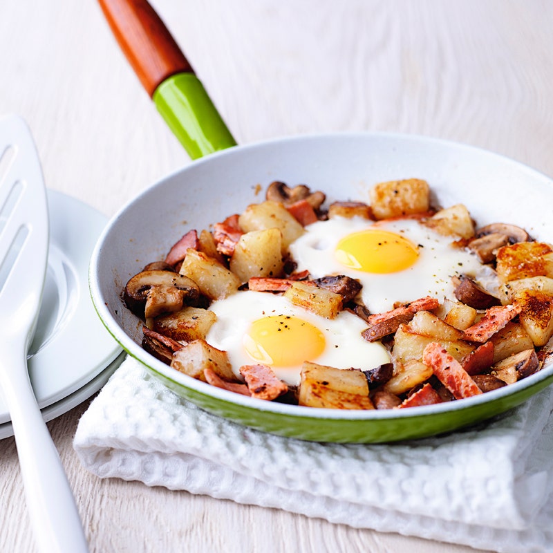 Kartoffelpfanne mit Schinken und Ei