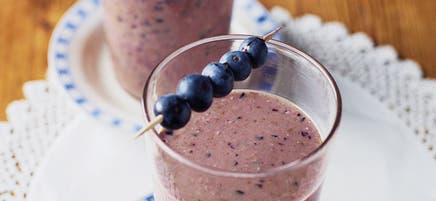 Smoothie mit Heidelbeeren und Orangen