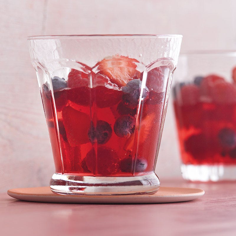 Beeren-Götterspeise im Glas