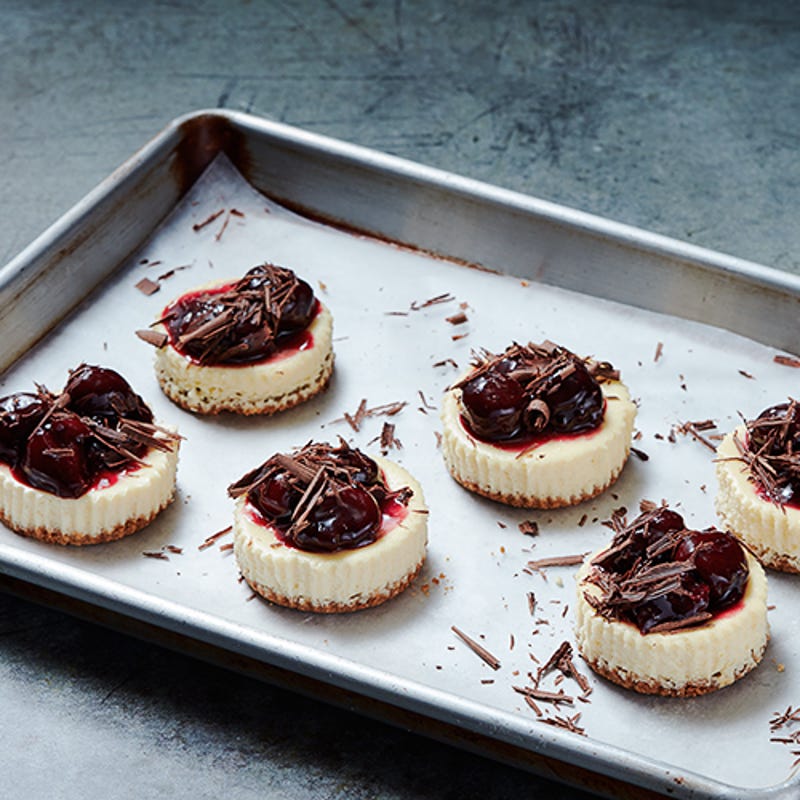 Photo of Dark chocolate-cherry cheesecakes by WW