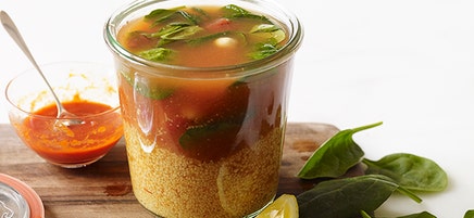 Soupe de couscous et pois chiches instantanée pour une personne