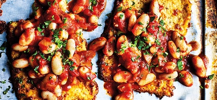 Cauliflower toasts with spicy baked beans