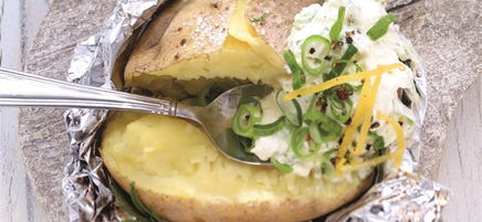 Gepofte aardappelen met sour cream