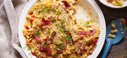 Macaroni au fromage au bacon et au cheddar fort