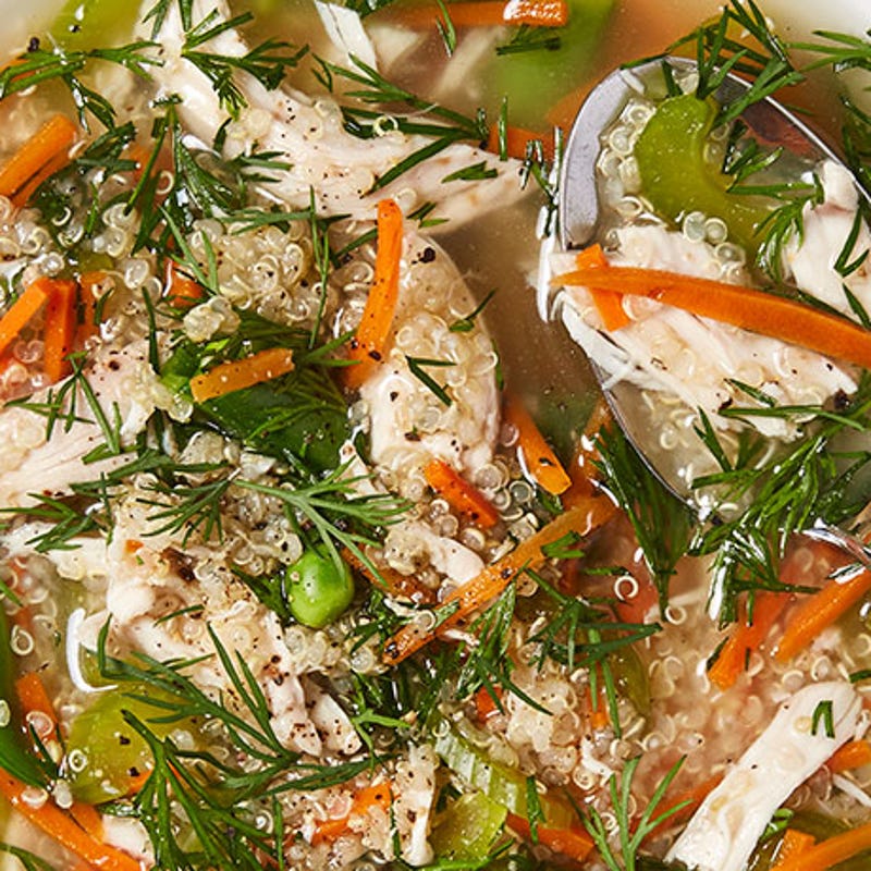 Photo de Soupe printanière au poulet avec légumes et quinoa par WW