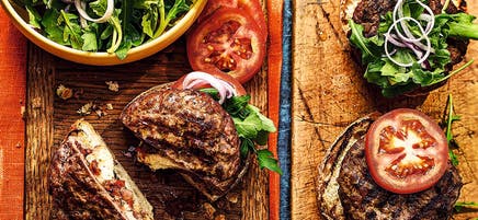 Melt-in-the-middle beef burgers