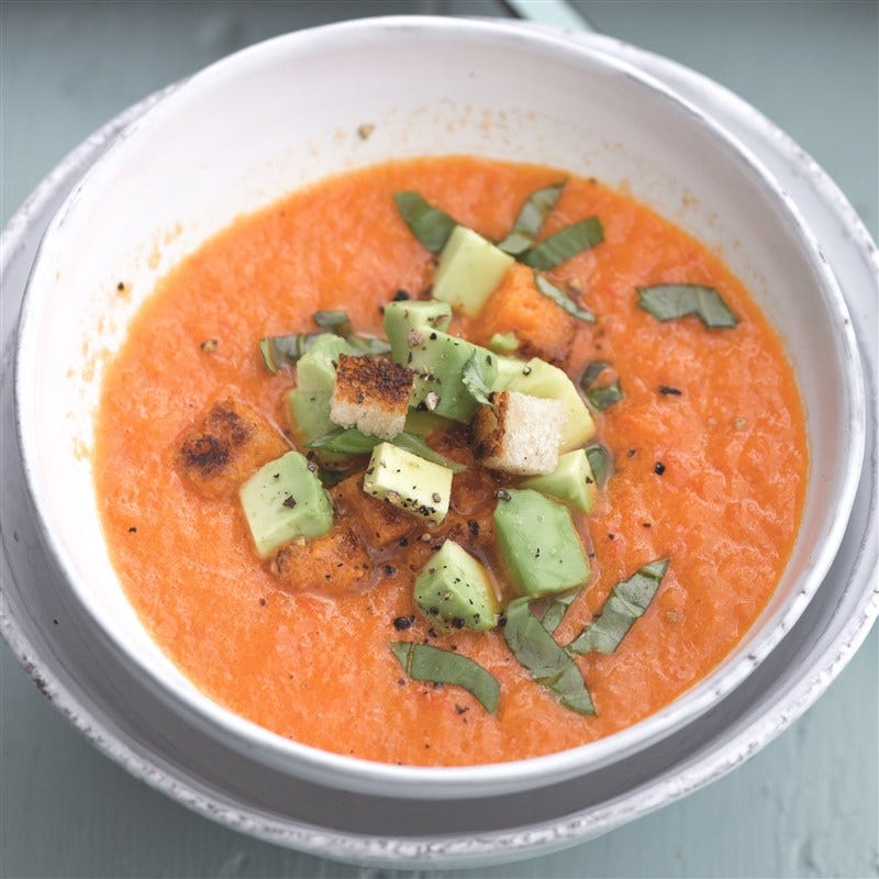 Romige paprikasoep met avocadotopping