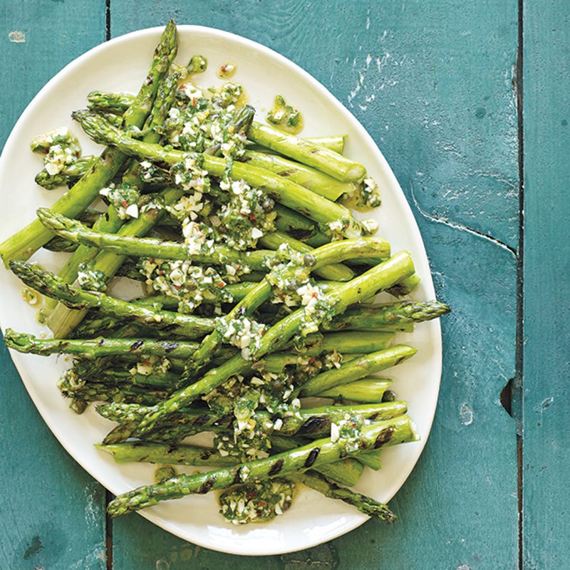Photo of Grilled asparagus with mimosa dressing by WW