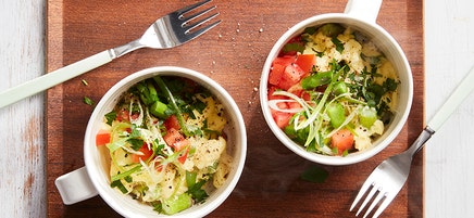 Veggie and egg coffee-cup scramble