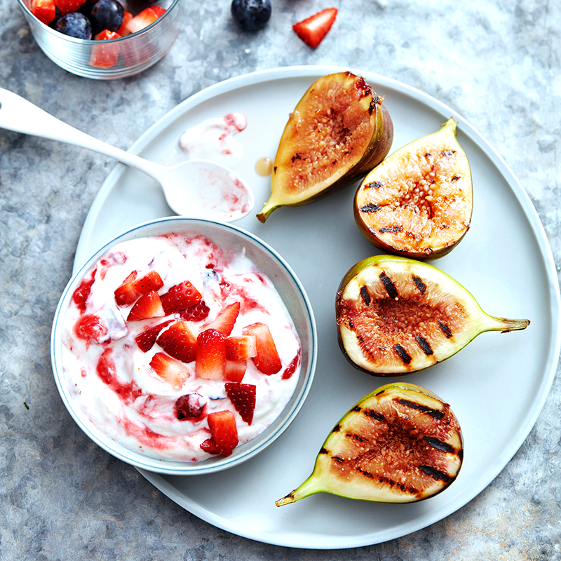 Photo of Grilled figs with smashed berry yoghurt by WW