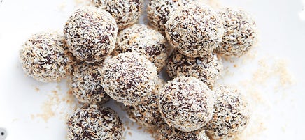 Choc peanut bliss balls