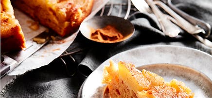 Apple and cinnamon upside-down cake
