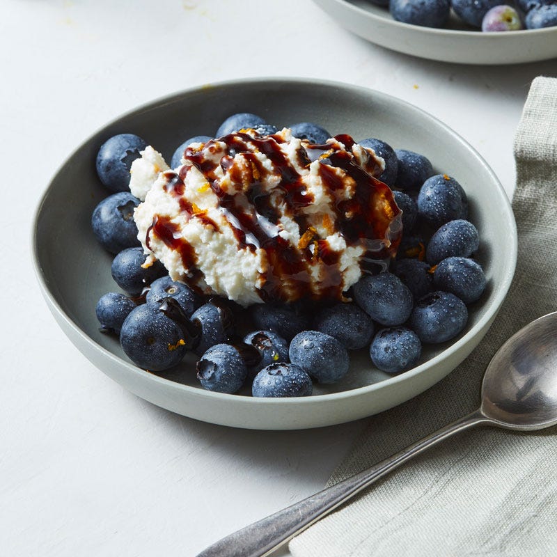 Photo of Blueberries with ricotta & balsamic glaze by WW