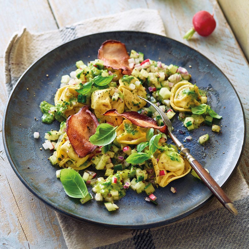Tortellinisalat mit Geflügelchips