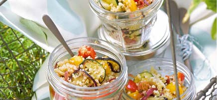 Bulgursallad med ugnsrostade grönsaker och limedressing