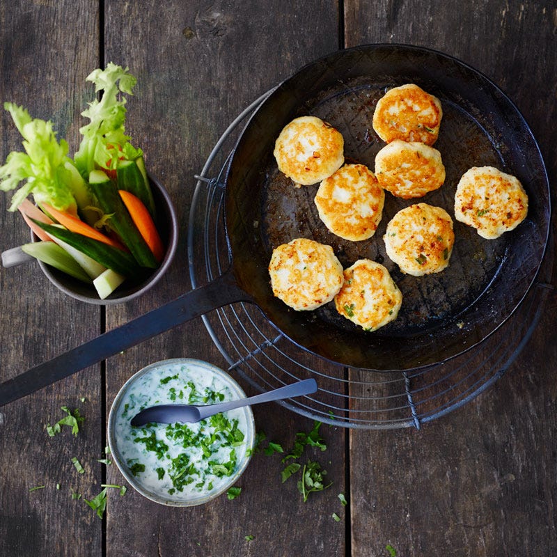 Fischfrikadellen mit Kräuterdip