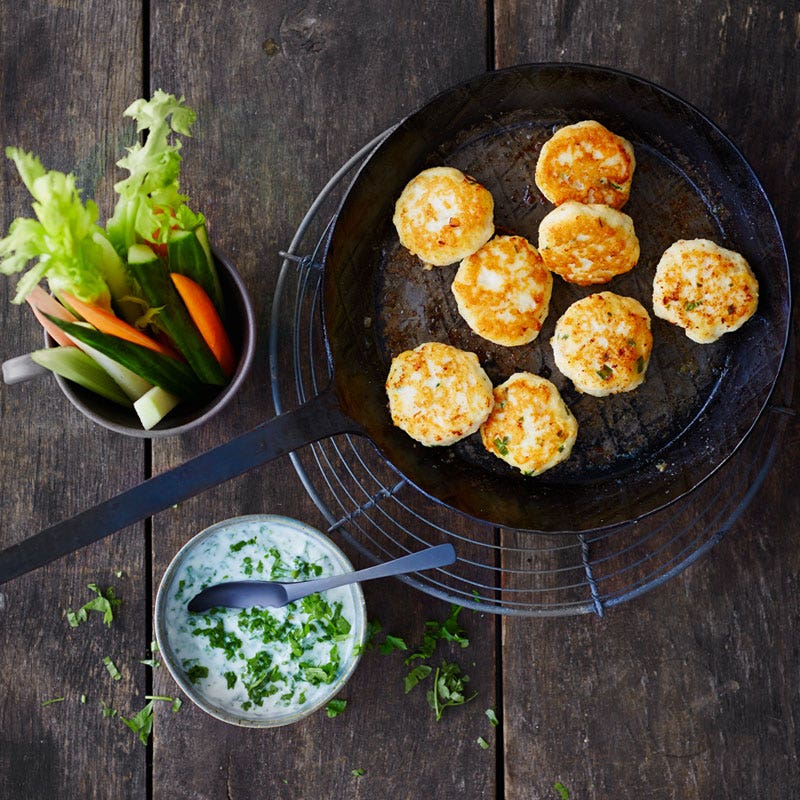 Fischfrikadellen mit Kräuterdip