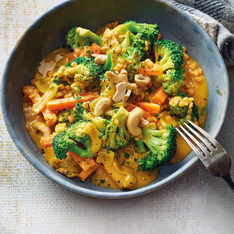 Broccolicurry mit roten Linsen