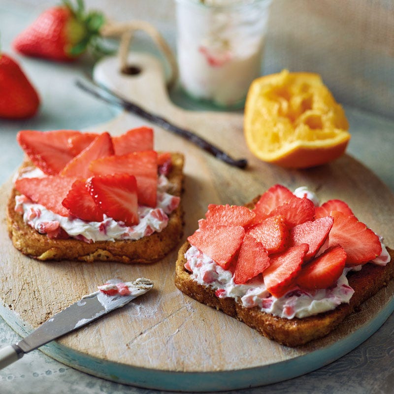 Gebratener Toast mit Erdbeer-Vanille-Creme