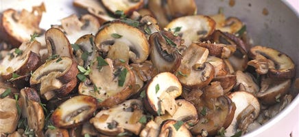 Cassolette de champignons et purée de haricots blancs