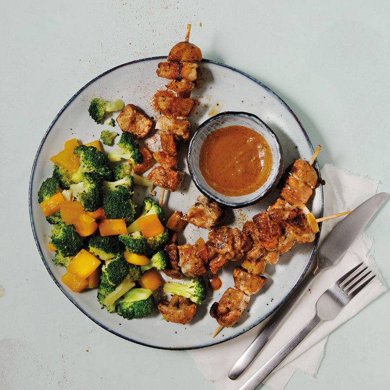 Schaschlik mit Broccoli-Paprika-Salat