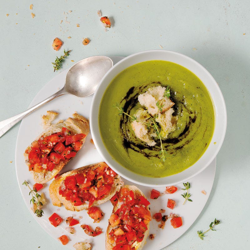 Zucchinisuppe mit Bruschetta