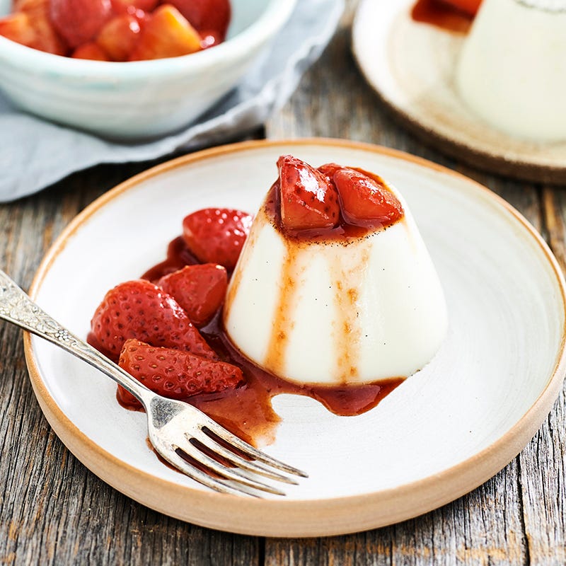 Vanilla panna cotta with balsamic strawberries