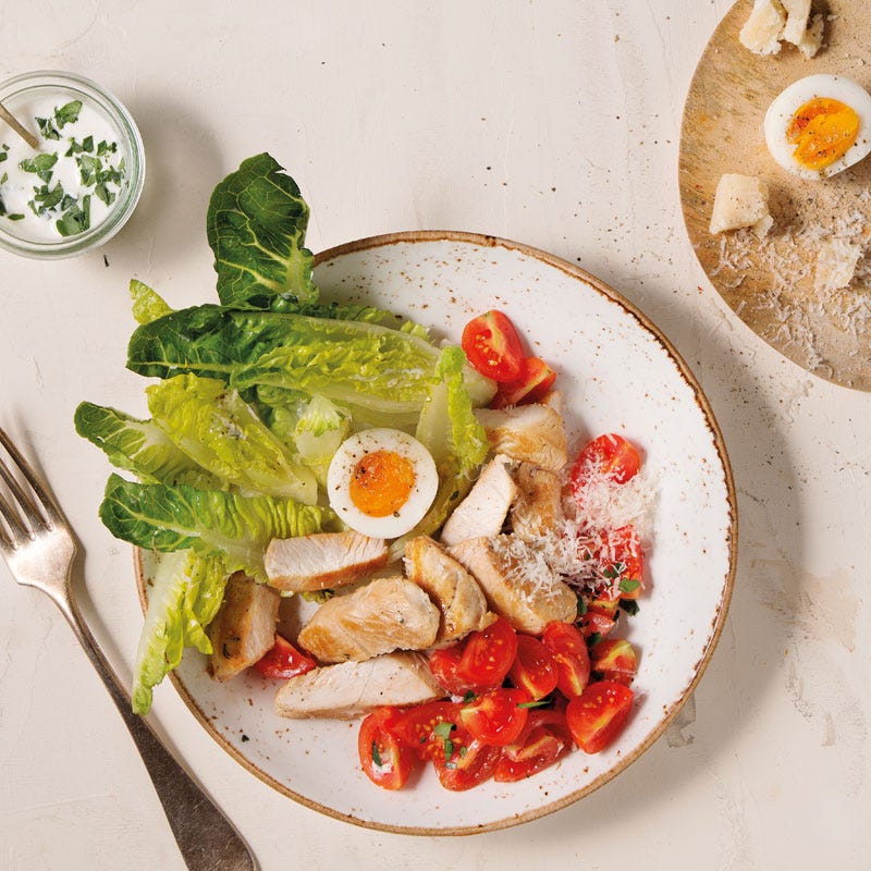 Cesarsalat mit Hähnchenbrust