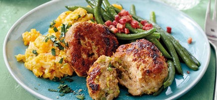 Boulettes de poireau et écrasé de carottes et chou-fleur