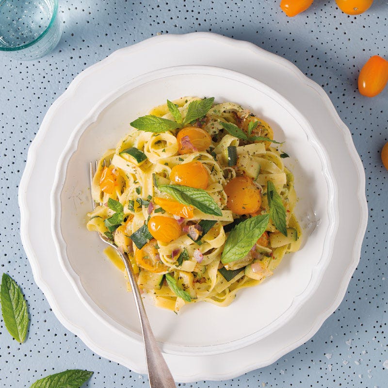 Pasta mit zweierlei Zucchini