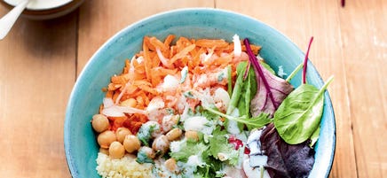 Bowl semoule, pois chiche et légumes croquants