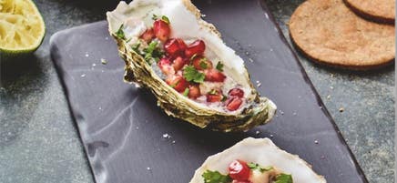Tartare d’huîtres au citron vert et craquelins au sarrasin