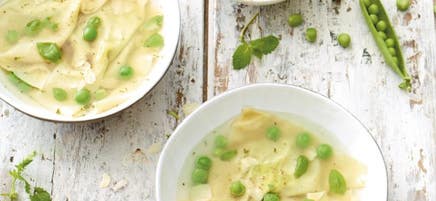 Raviolis de petits pois, menthe, feta