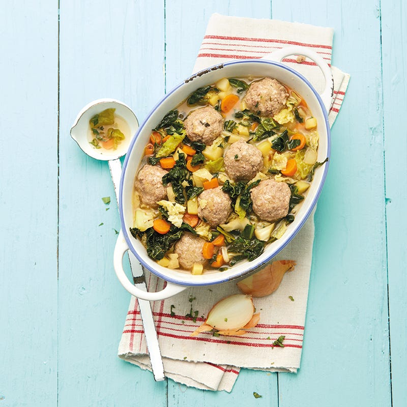 Wirsingeintopf mit Hackbällchen