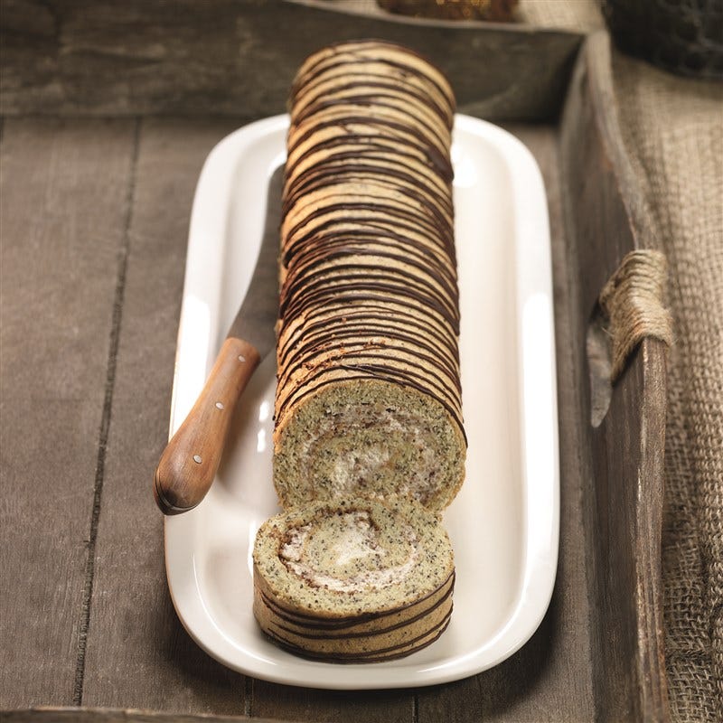 Maanzaad-biscuitrol met hazelnootcrème