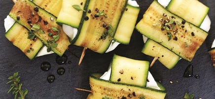 Geitenkaasrondjes omwikkeld met courgette