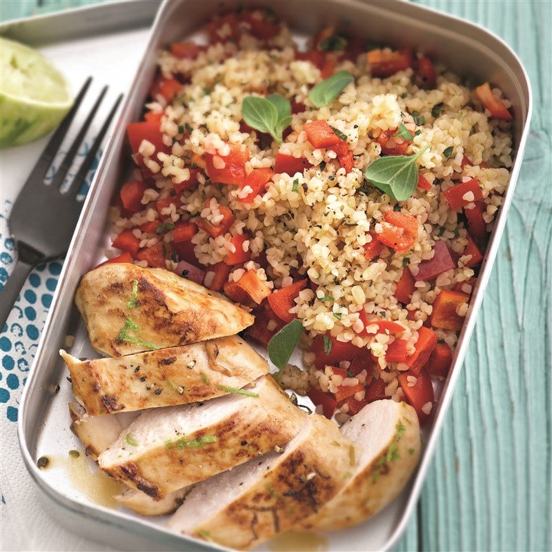 Limoenkip met paprika-bulgursalade