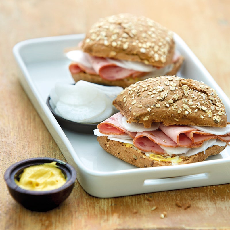 Leberkäsesemmel mit Rettich