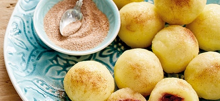 Zwetschgenknödel mit Zimttopping
