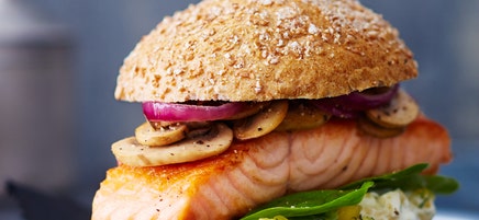 Lachs-Ananas-Burger