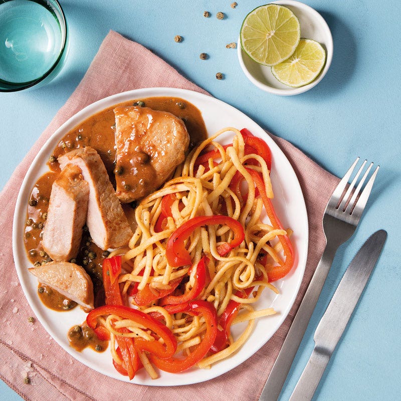 Schweinerücken in Pfefferrahm mit Paprikaspätzle