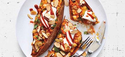 Stuffed sweet potatoes with spinach and chickpeas
